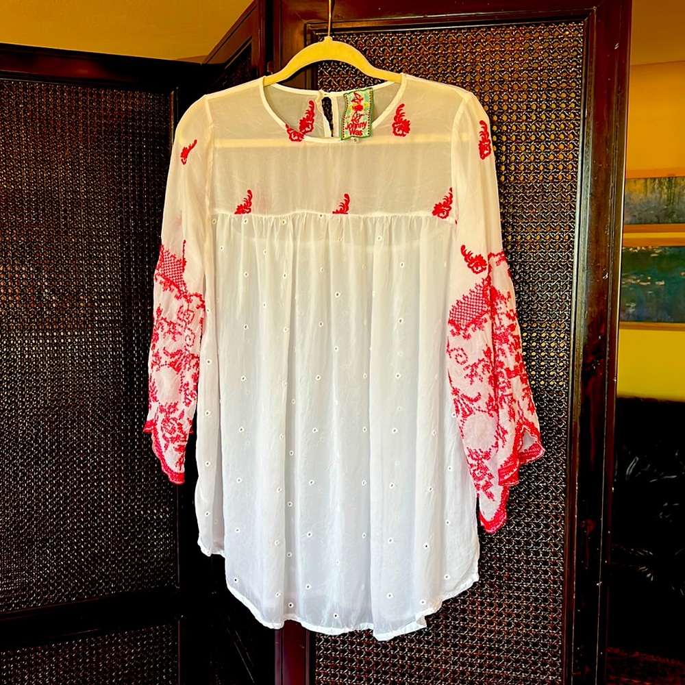 Johnny Was Red & White long sleeve blouse shirt Small never worn